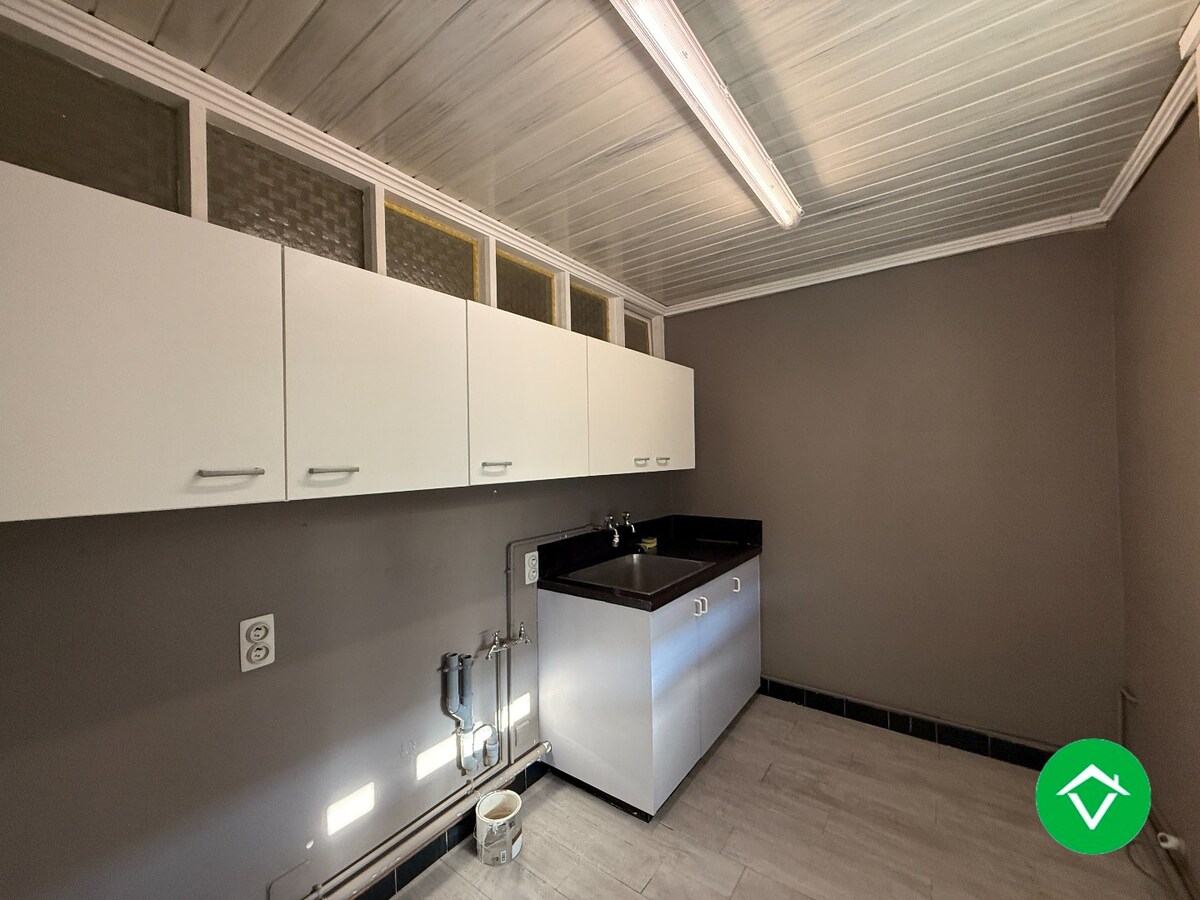 Gelijkvloerse woning met 3 slaapkamers, dubbele garage en tuin 