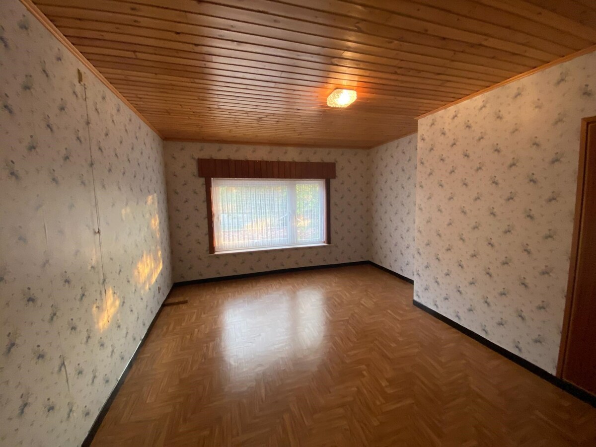 Verrassend ruime woning in het centrum van merkem 