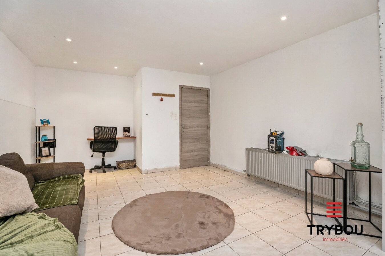 Verrassend ruime woning met garage in centrum Menen 