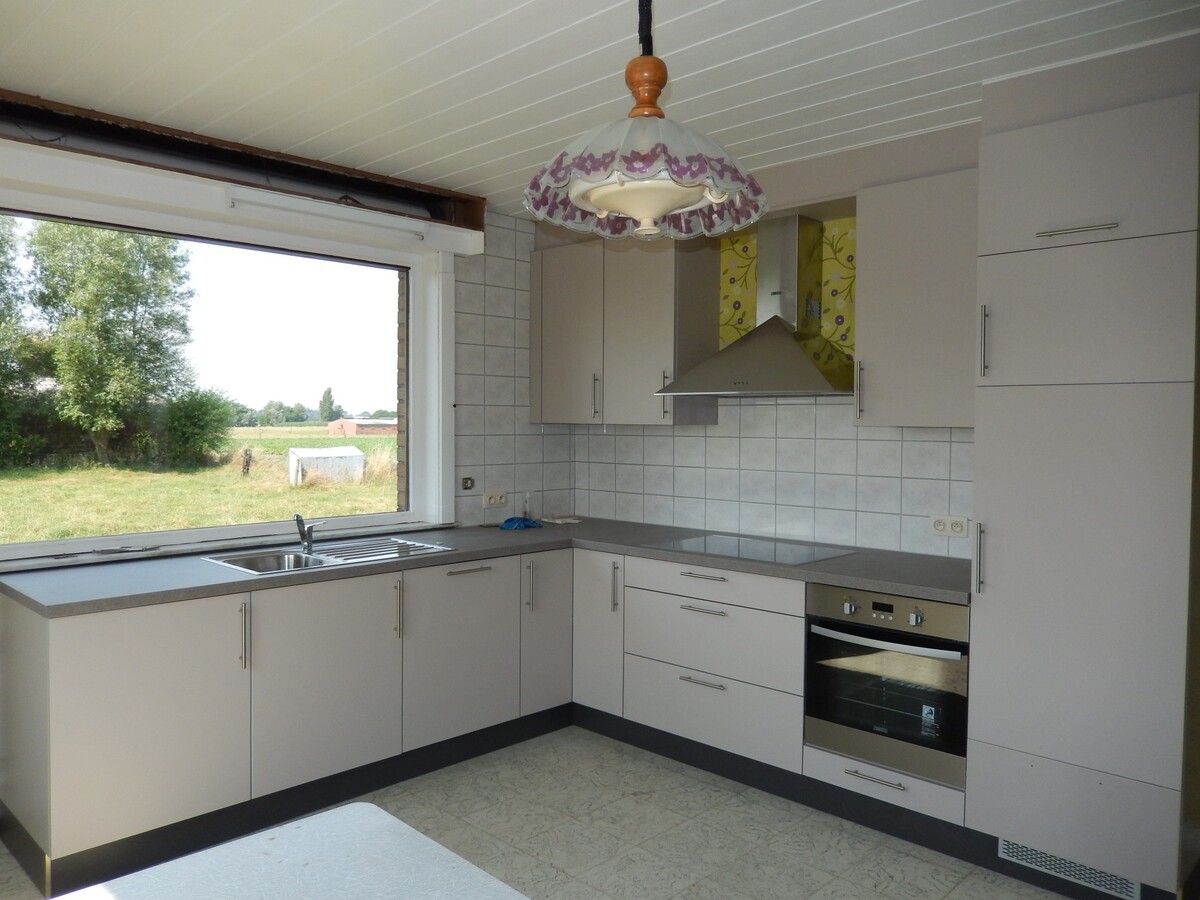 Instapklare landelijk gelegen alleenstaande woning 