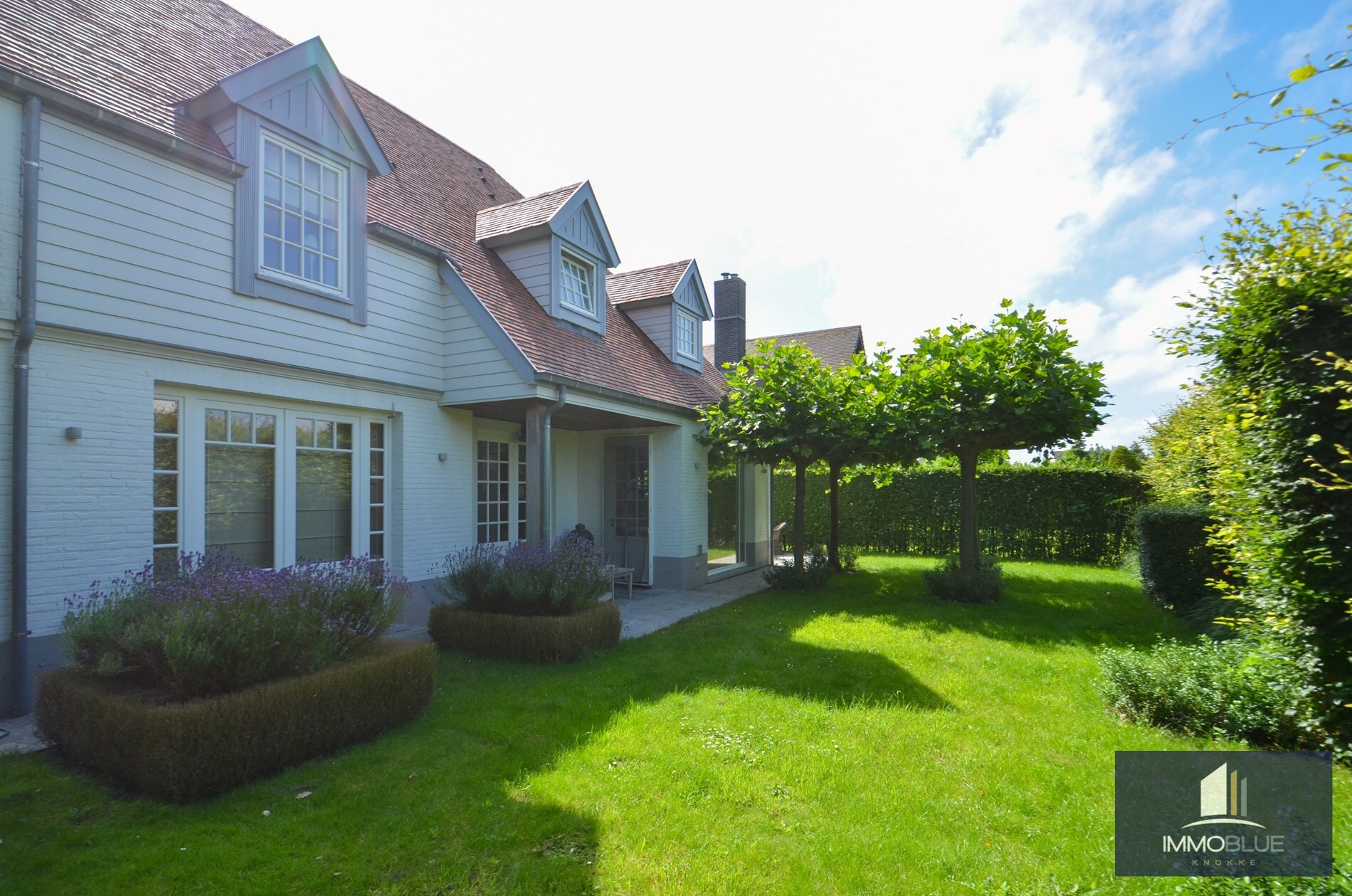 Une villa de charme située dans un quartier résidentiel calme. 