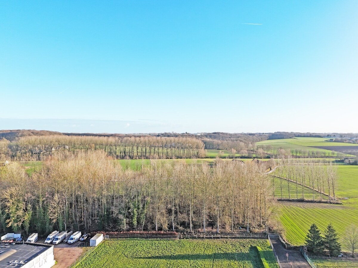 Te renoveren woonhuis met bouwgrond te Balegem/Elene 