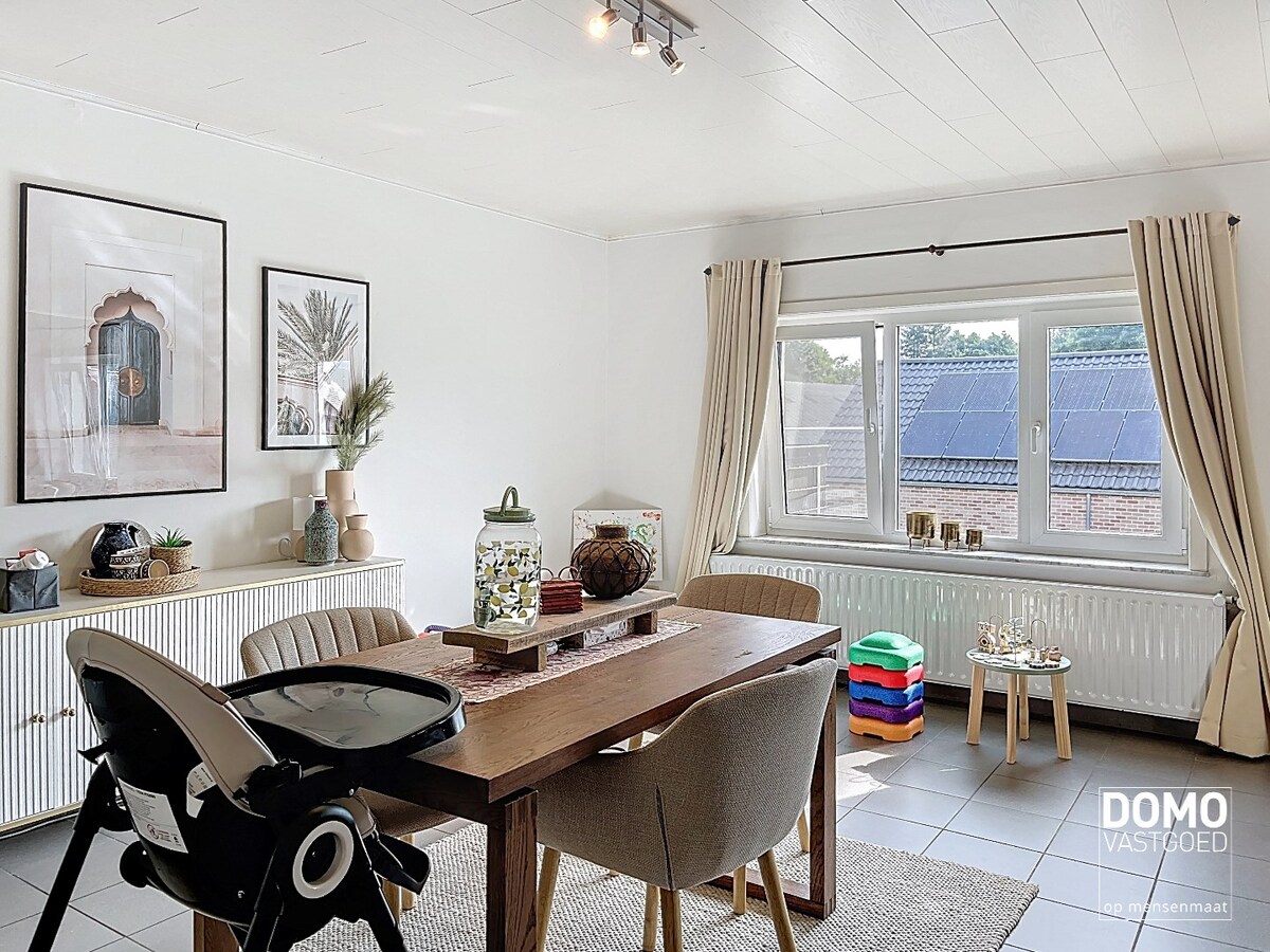 RUIM DUPLEXAPPARTEMENT MET 3 SLAAPKAMERS TE LUMMEN 