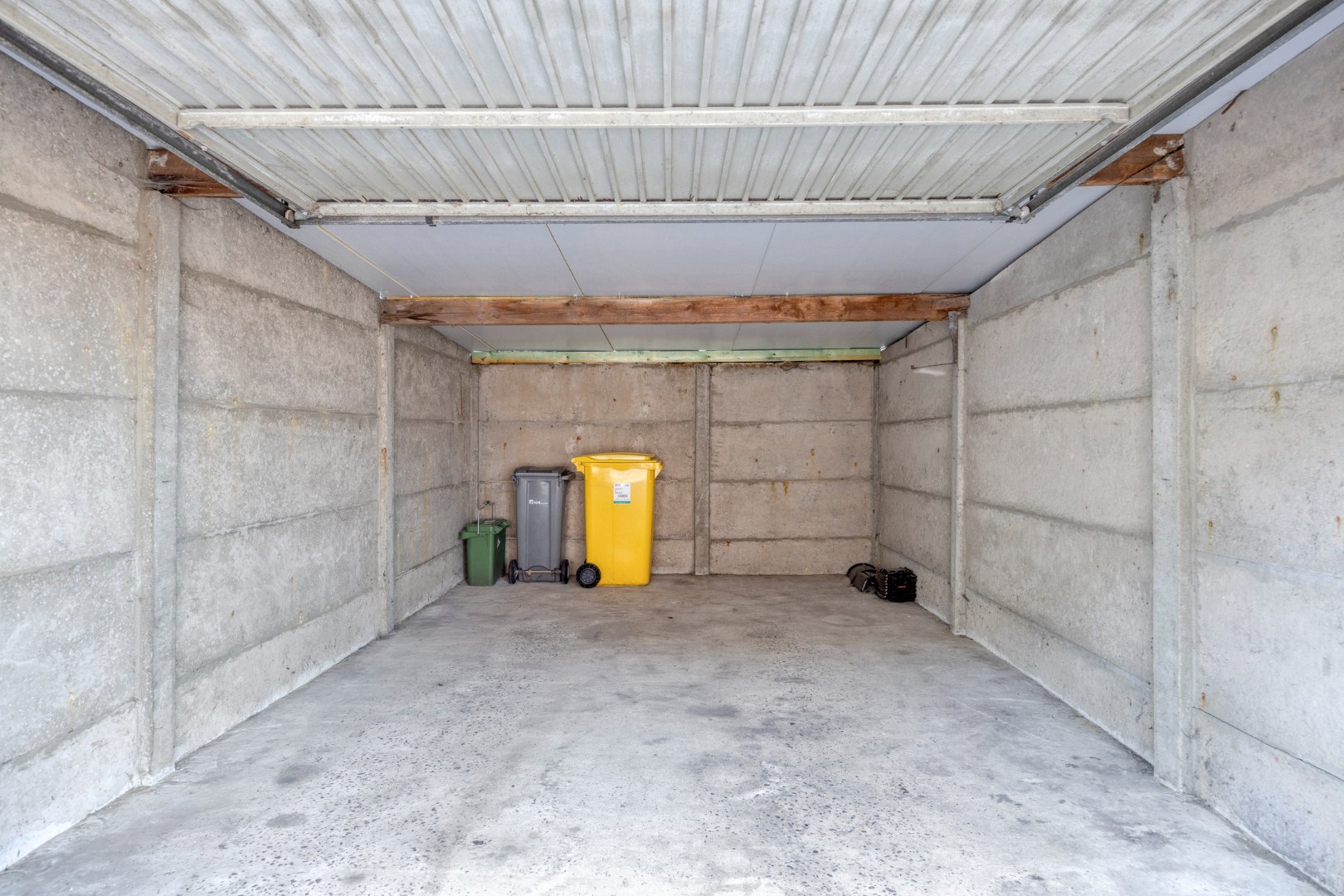 Gelijkvloers appartement met 2 slpk. en tuin in Geel 