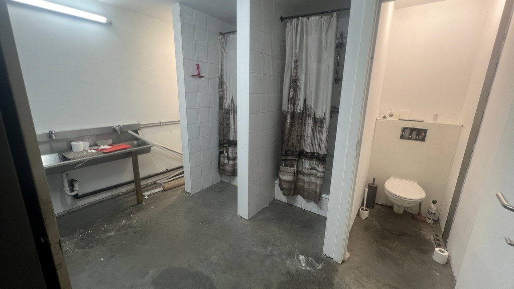 Magazijn met bureel te huur in Booiebos in Drongen