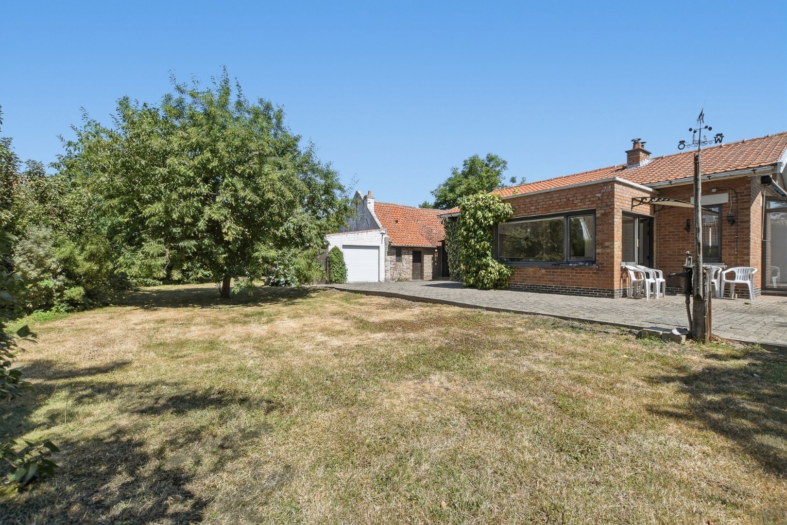 Authentieke en karaktervolle bungalow met veel mogelijkheden in Vosseslag, De Haan 