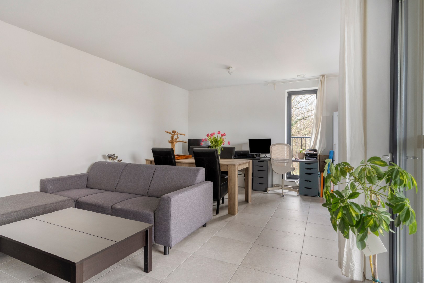 Instapklaar en energiezuinig appartement met 2 slpk. nabij Geel-Centrum 