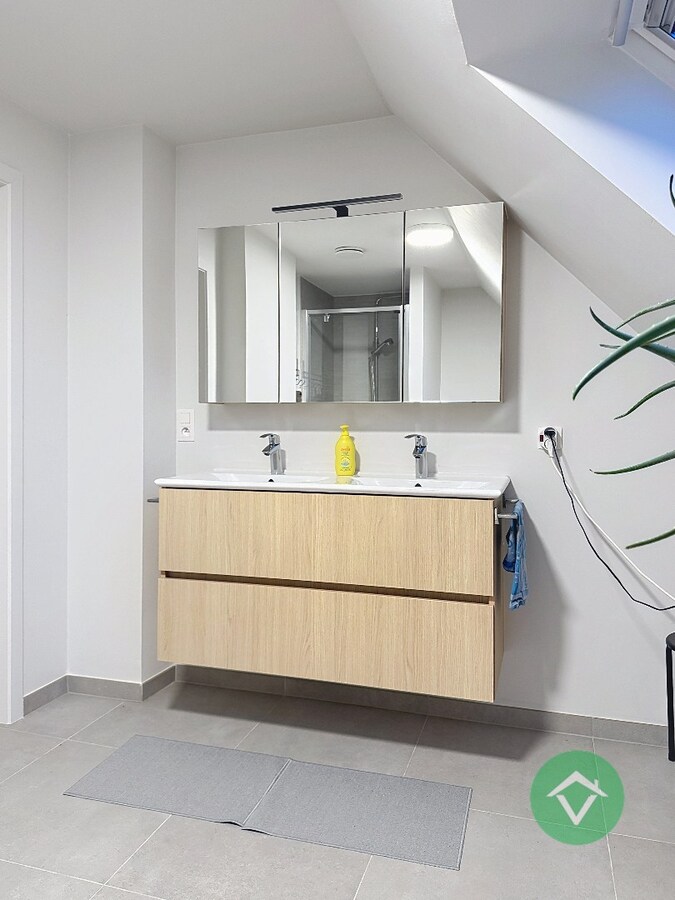 Recent halfopen nieuwbouwwoning te Koekelare. 