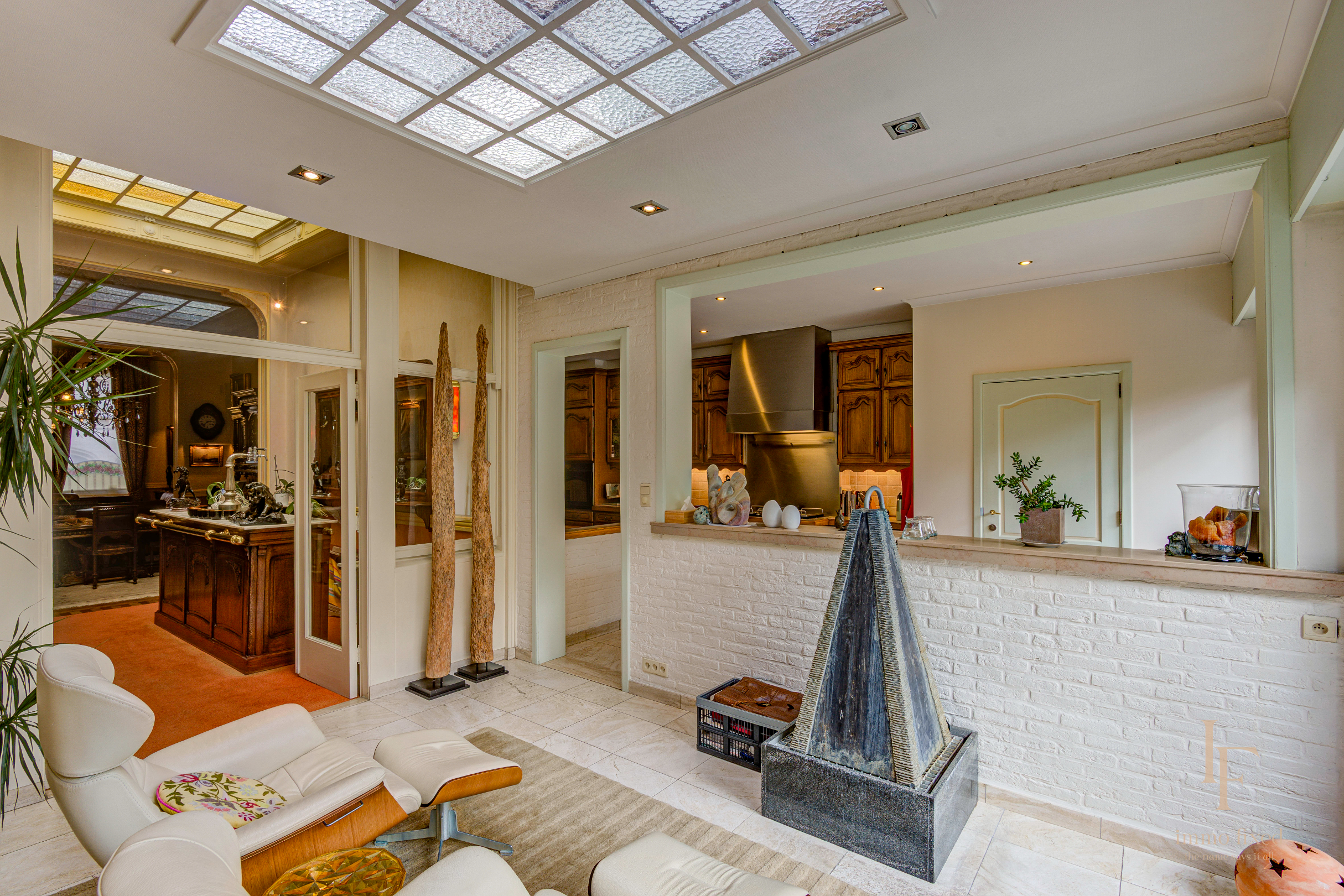 Een uitzonderlijk herenhuis met zes slaapkamers en een zuidgerichte stadstuin in hartje Antwerpen. 