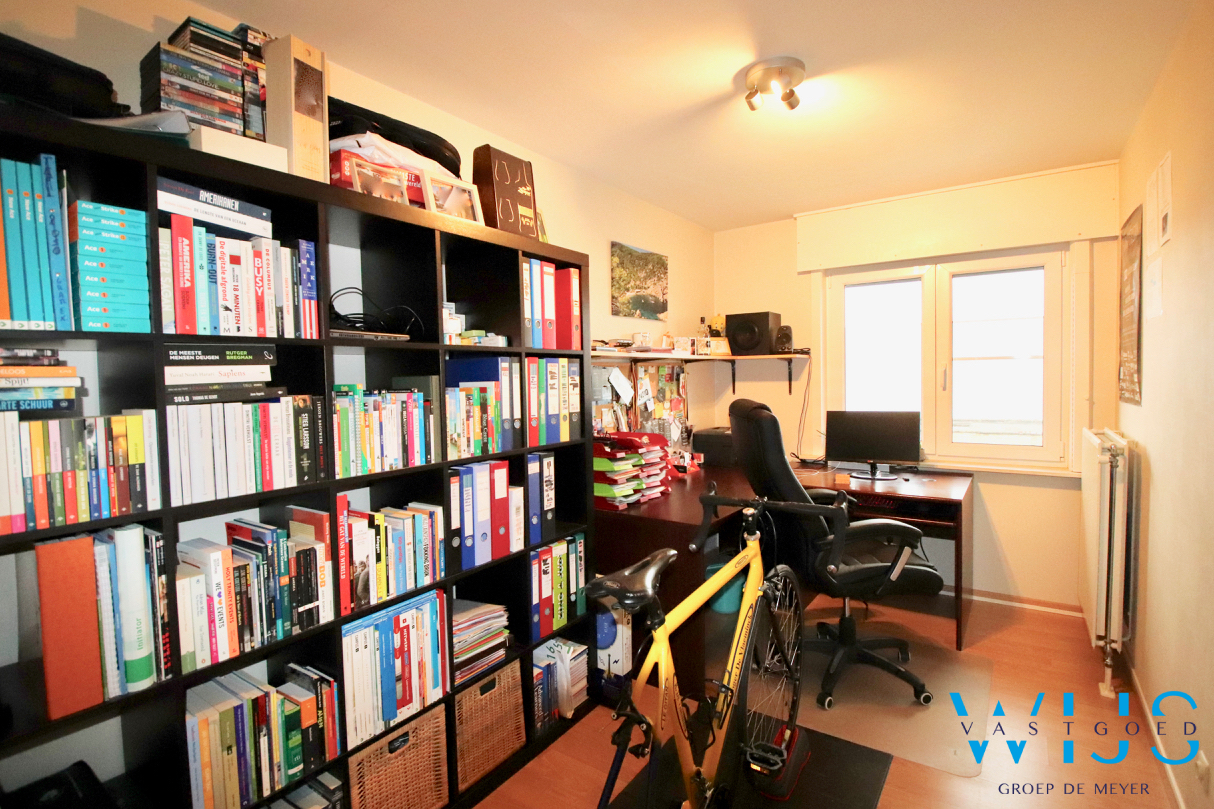 Instapklare &amp; gezellige woning met garage in hartje Eeklo! 