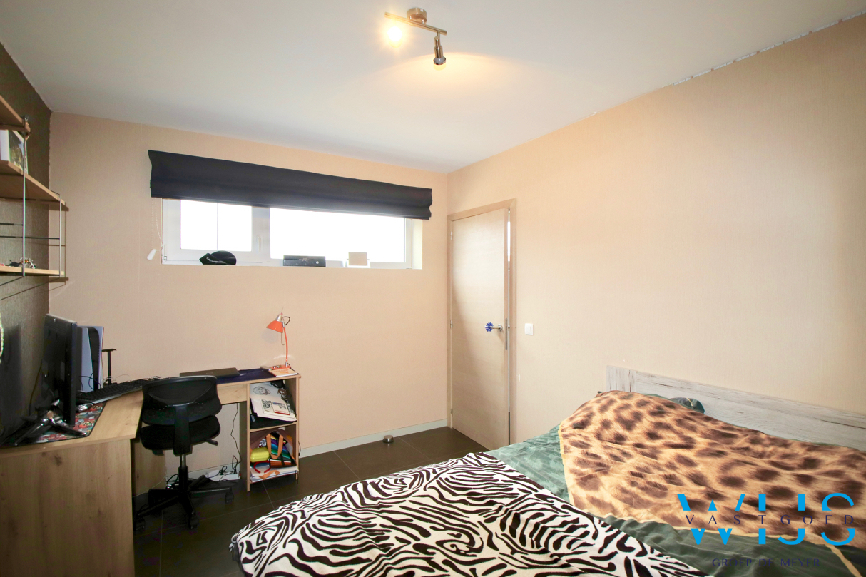 Recente ALLEENSTAANDE woning in hartje KLUIZEN 