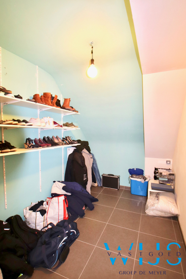 Instapklaar appartement met ZEER RUIM zonneterras te Ertvelde ! 