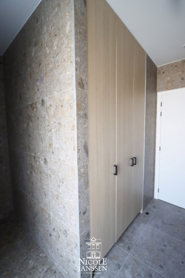 Penthouse met twee autostandplaatsen 