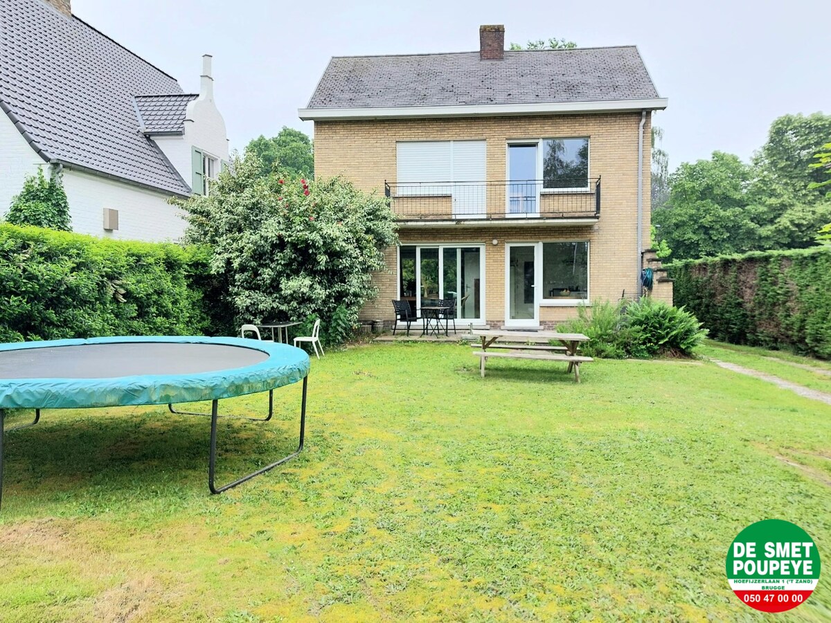 Alleenstaande villa op mooi perceel grond 