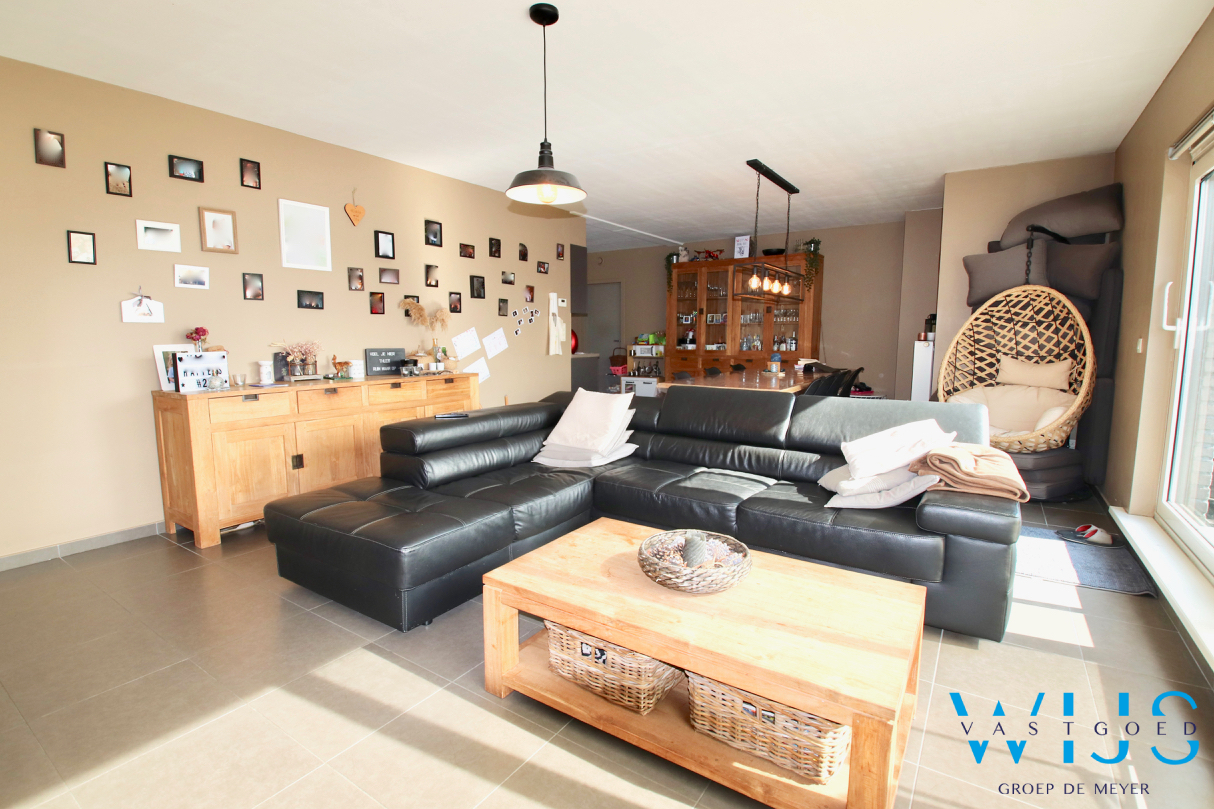 Ruim appartement met 4/5 slp, terras &amp; 2 parkeerplaatsen te ERTVELDE! 