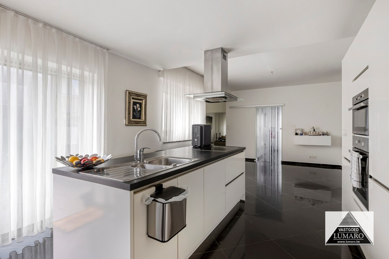 Half-open woning met karakter en grote leefruimtes 