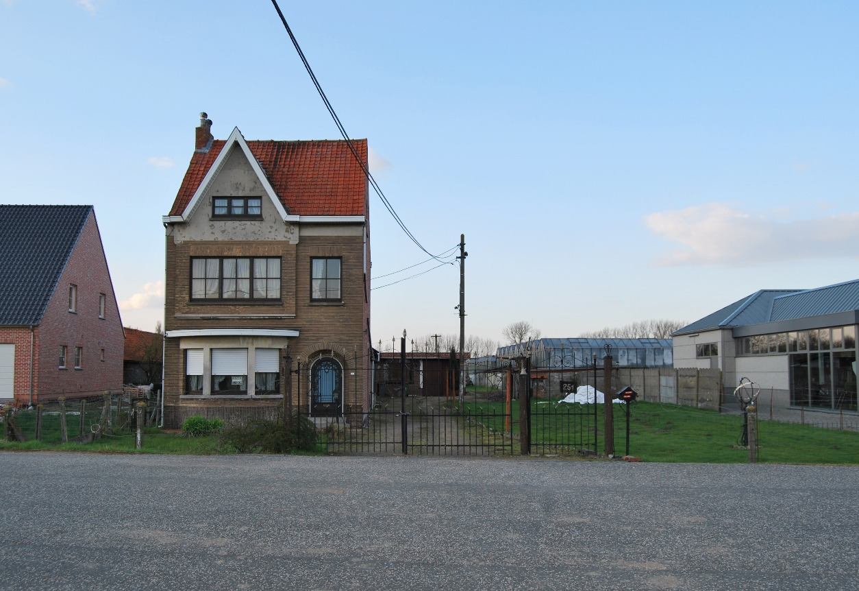 Te renoveren woning op 7390m² te Lokeren 
