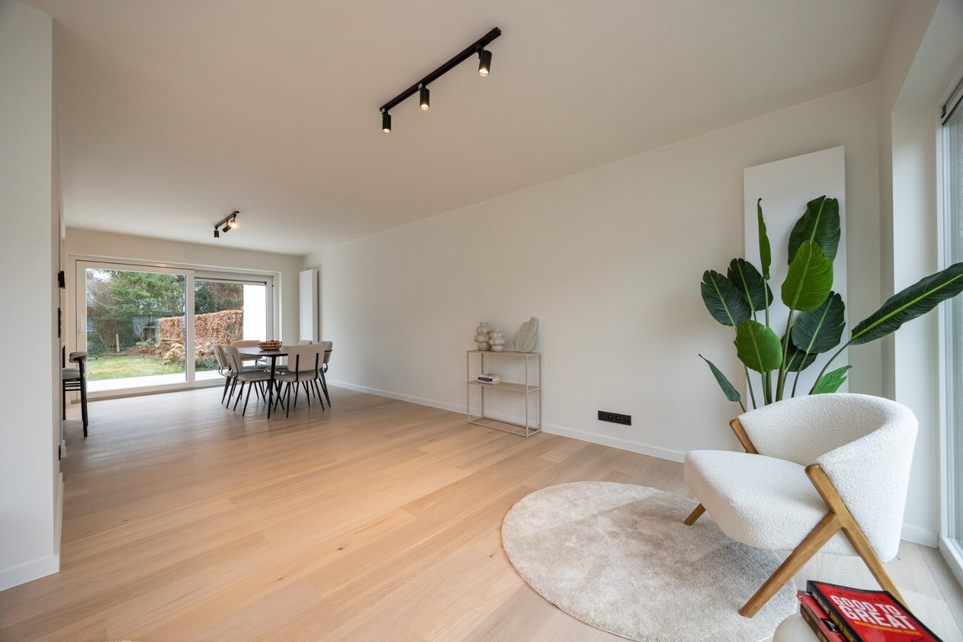 Volledig gerenoveerde HOB op een toplocatie te Kapellen! 