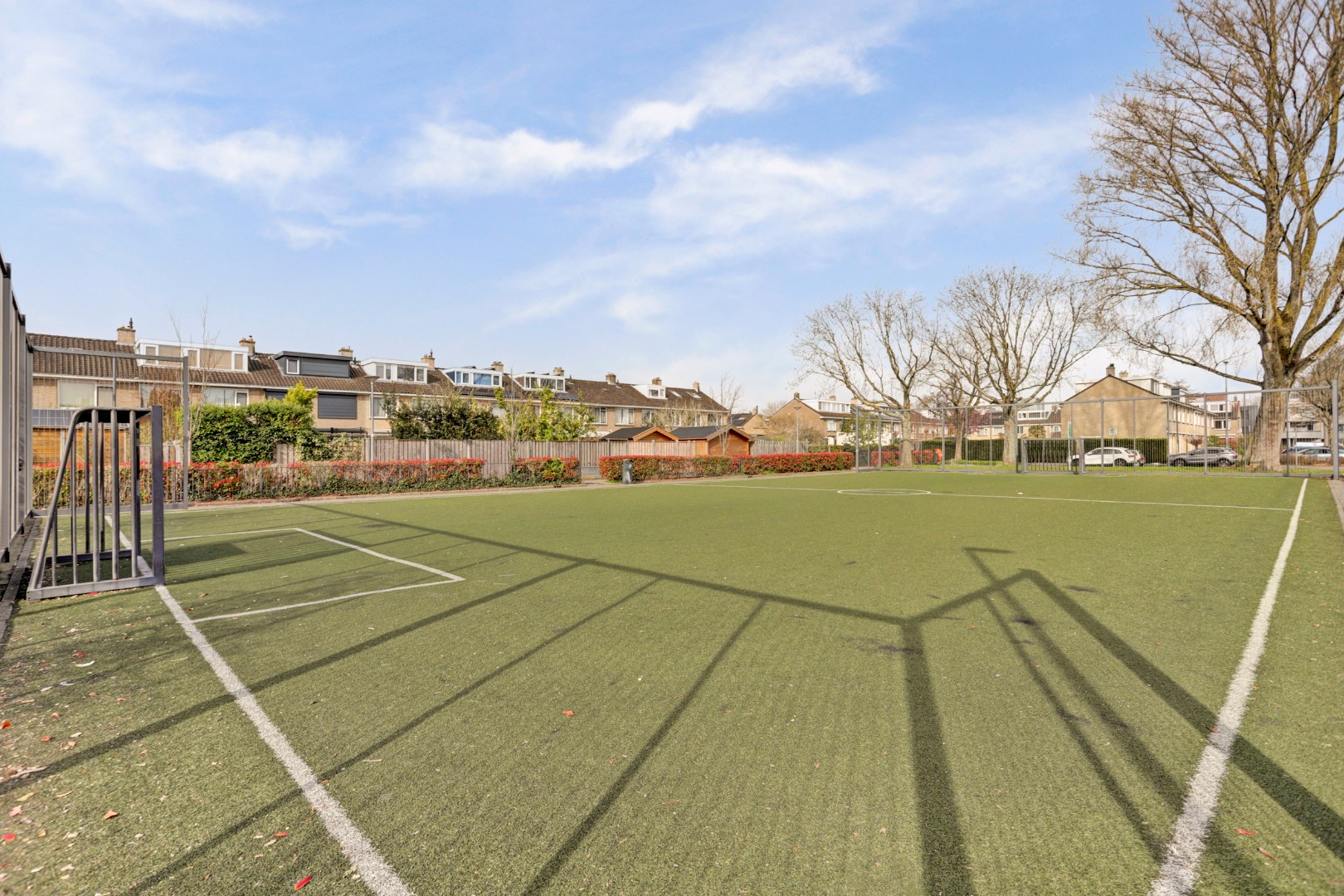 Op zoek naar een ruime 5-kamer woning op eigen grond waar u, uw wensen nog kunt uitvoeren ? 