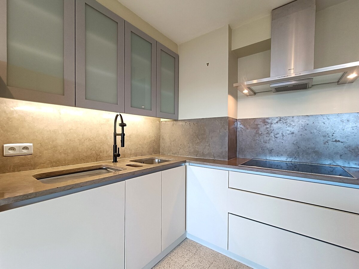 Ruim 2-slaapkamerappartement met groot terras en garage-optie te Zeebrugge. 