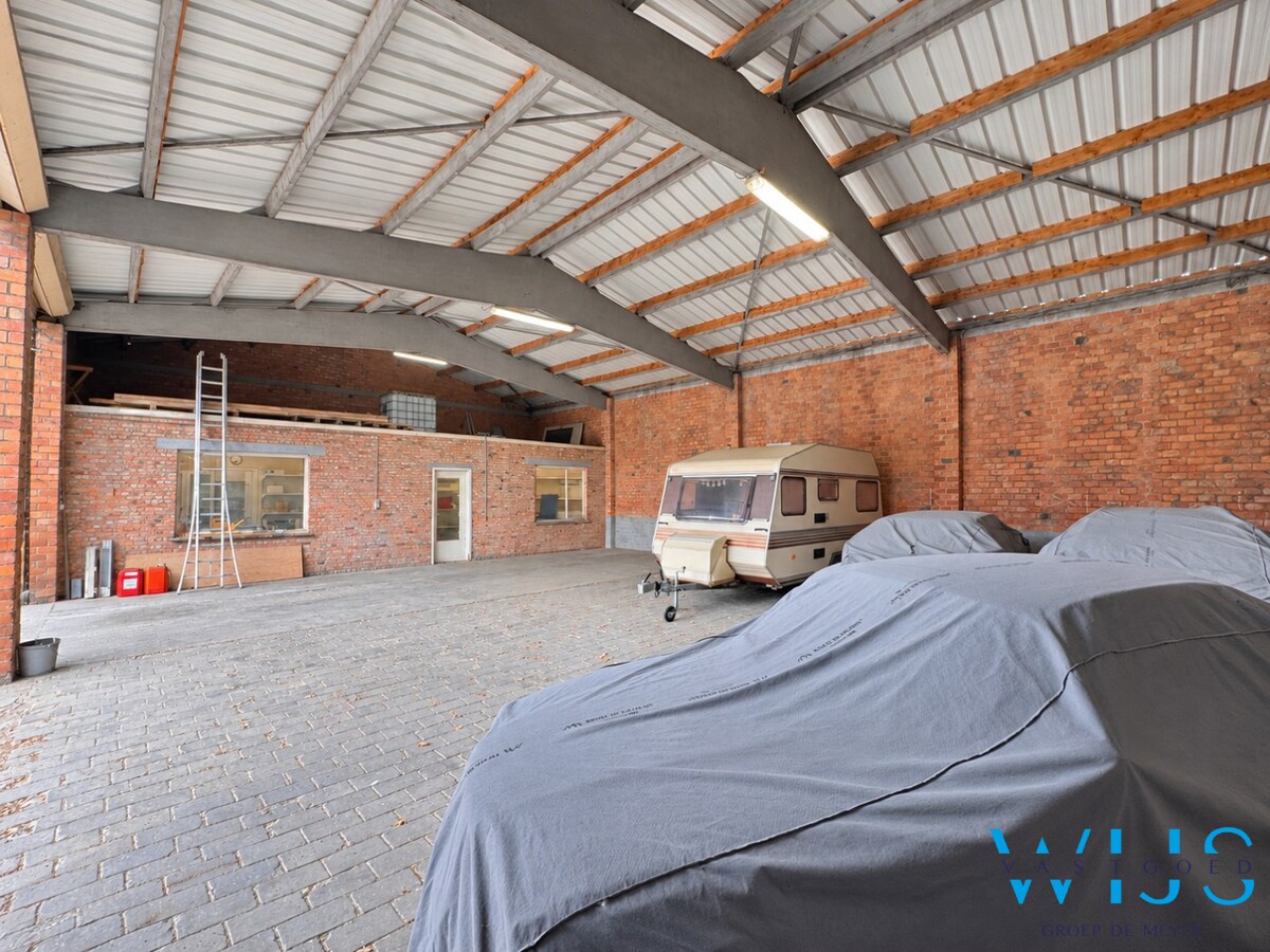 Royaal wonen met maar liefst 910 m² aan multifunctionele bijgebouwen! 