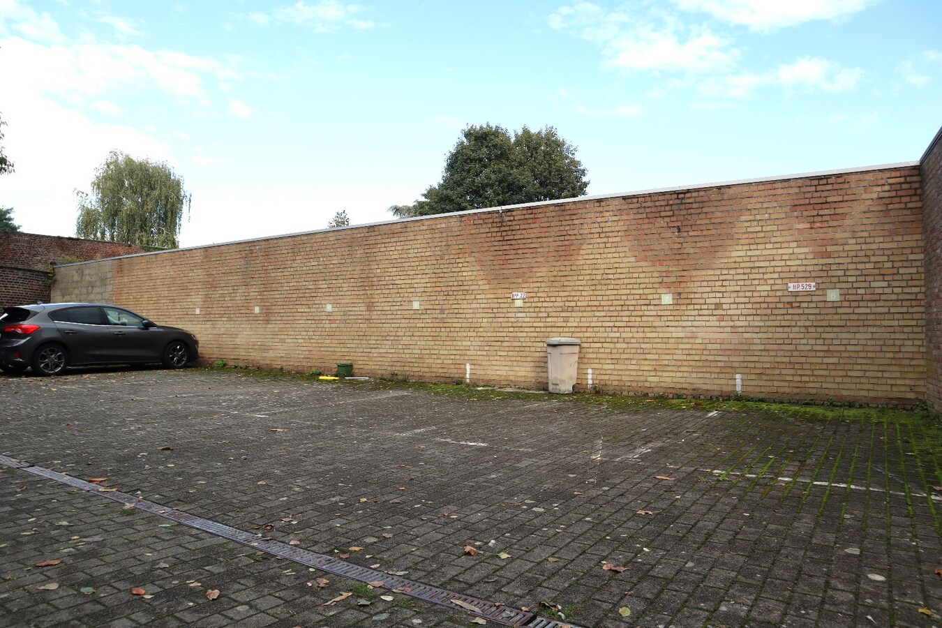 Mooi en goed onderhouden appartement met 2 slaapkamers (incl autostaanplaats) te Tienen 