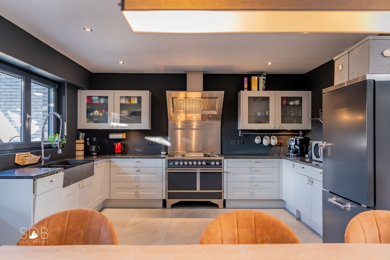 Hedendaagse gesloten bebouwing 