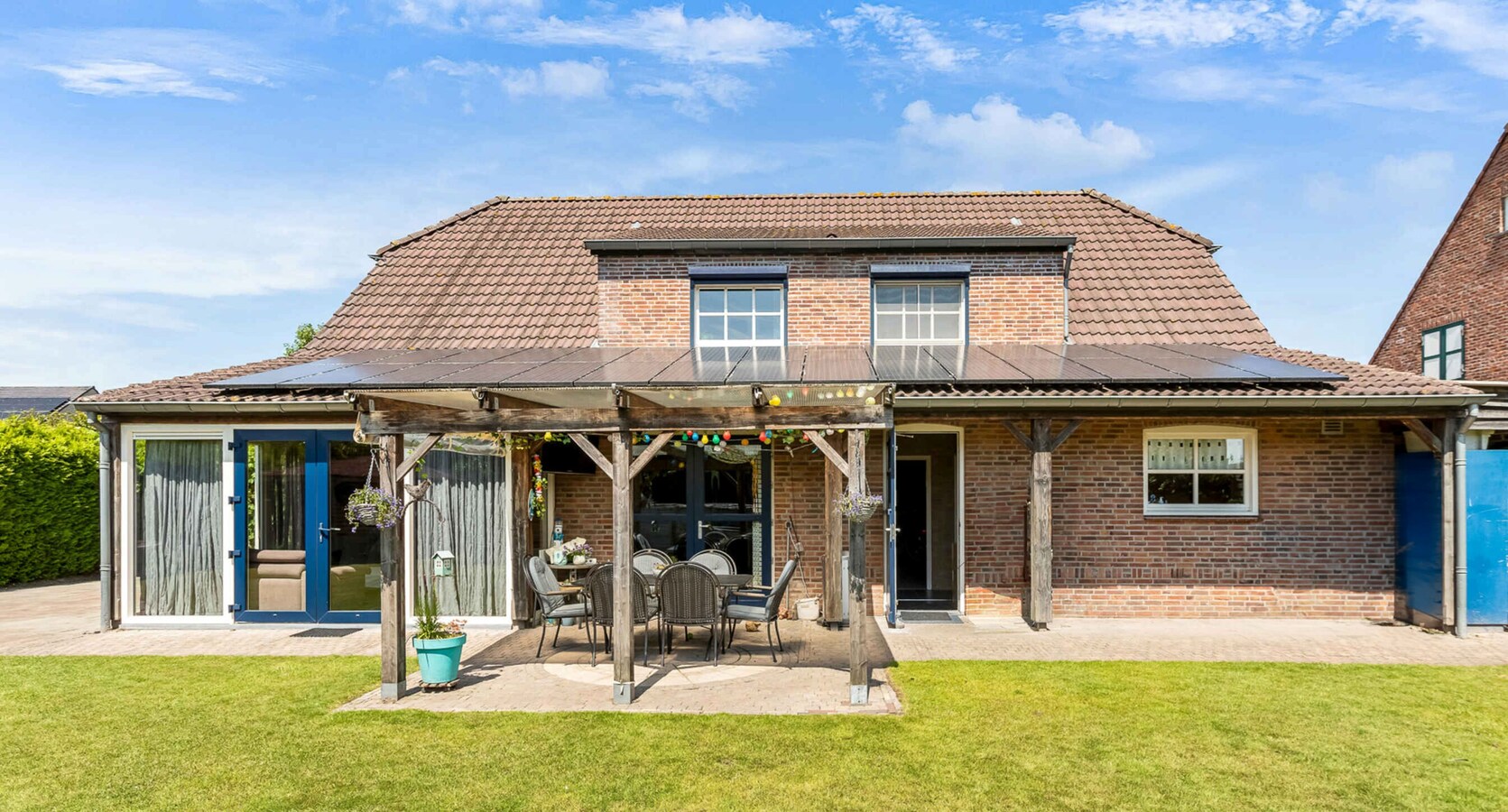 Vrijstaande woning met inpandige garage gelegen op een perceel van 784 m2 te Arendonk. 