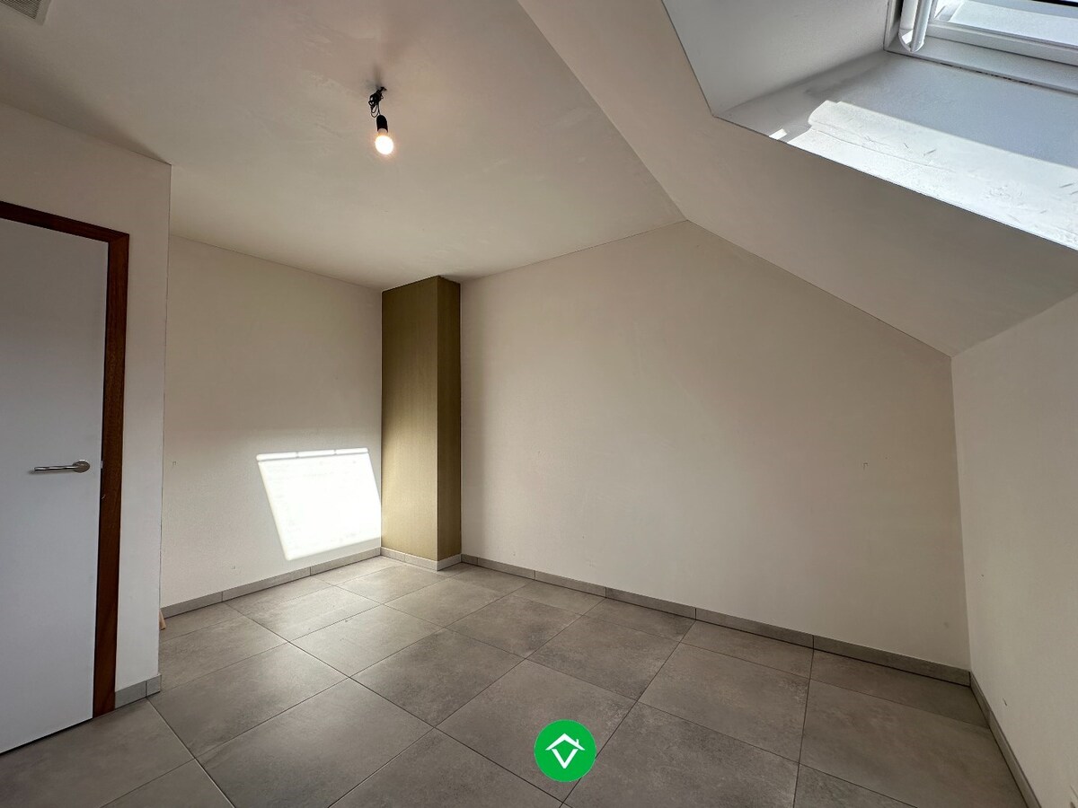 Moderne en lichtrijke nieuwbouwwoning met drie slaapkamers te Handzame (Kortemark) 