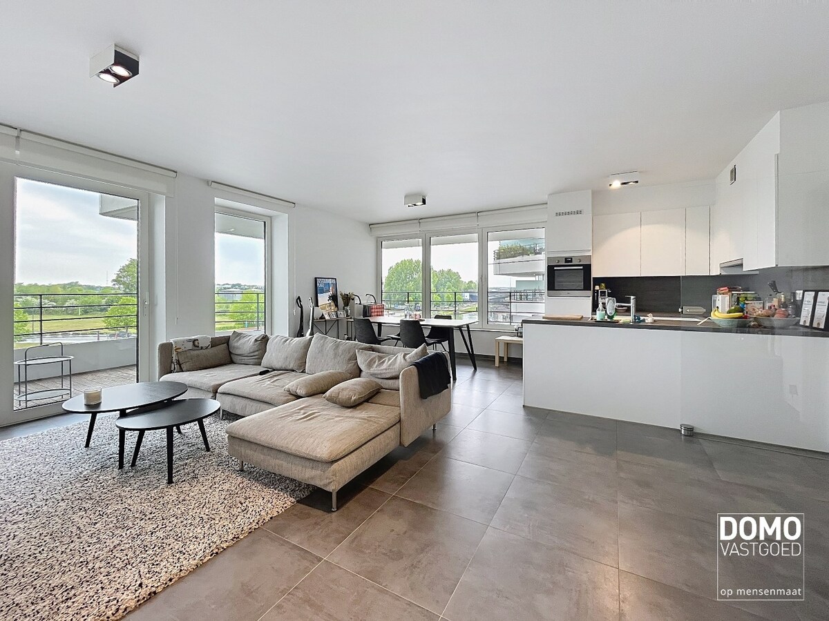 Hoogwaardig afgewerkt appartement gelegen aan de Blauwe Boulevard te Hasselt 