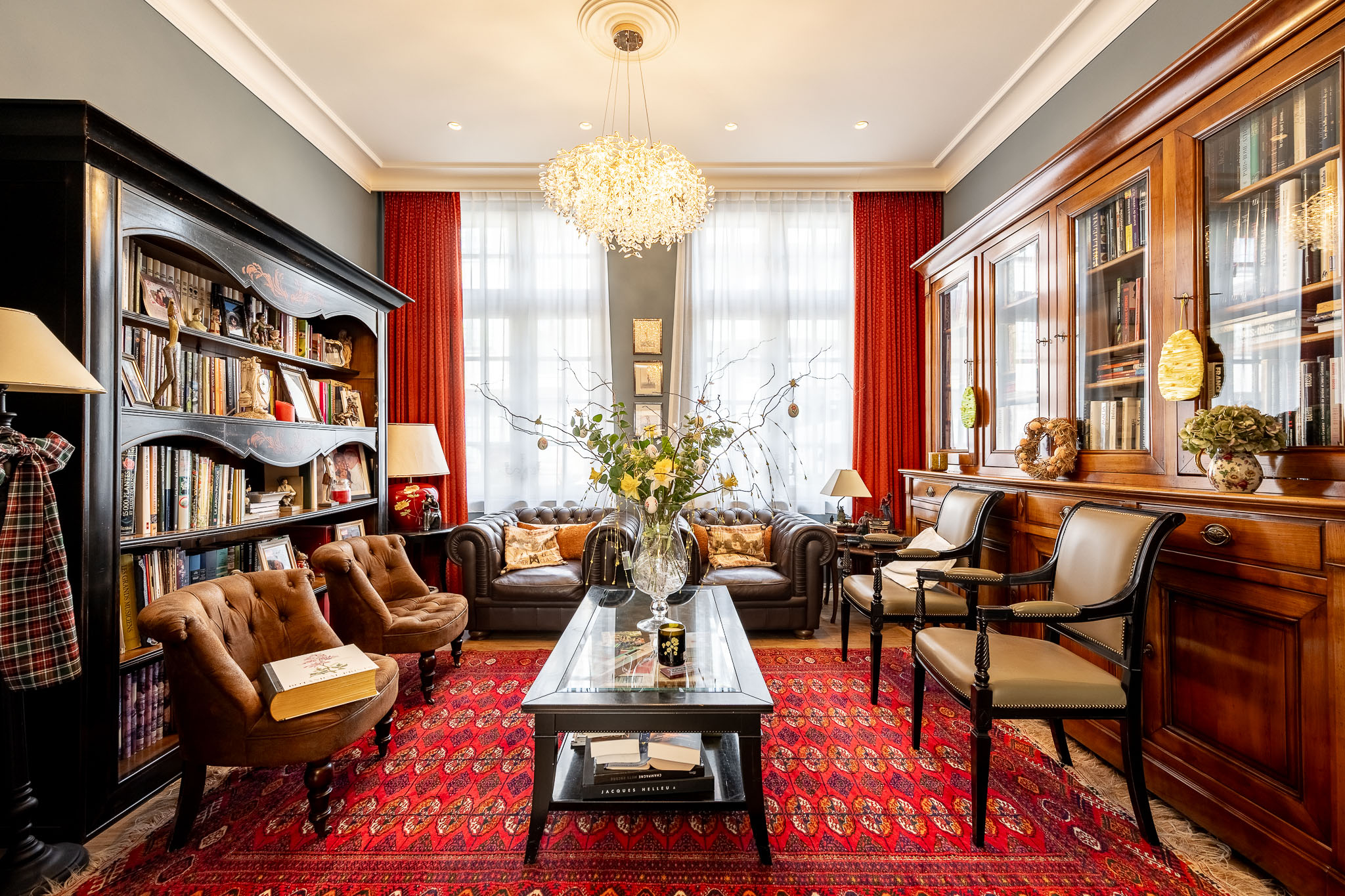 Charmante en karaktervolle herenwoning, met veel smaak gerenoveerd in het centrum van Knokke 