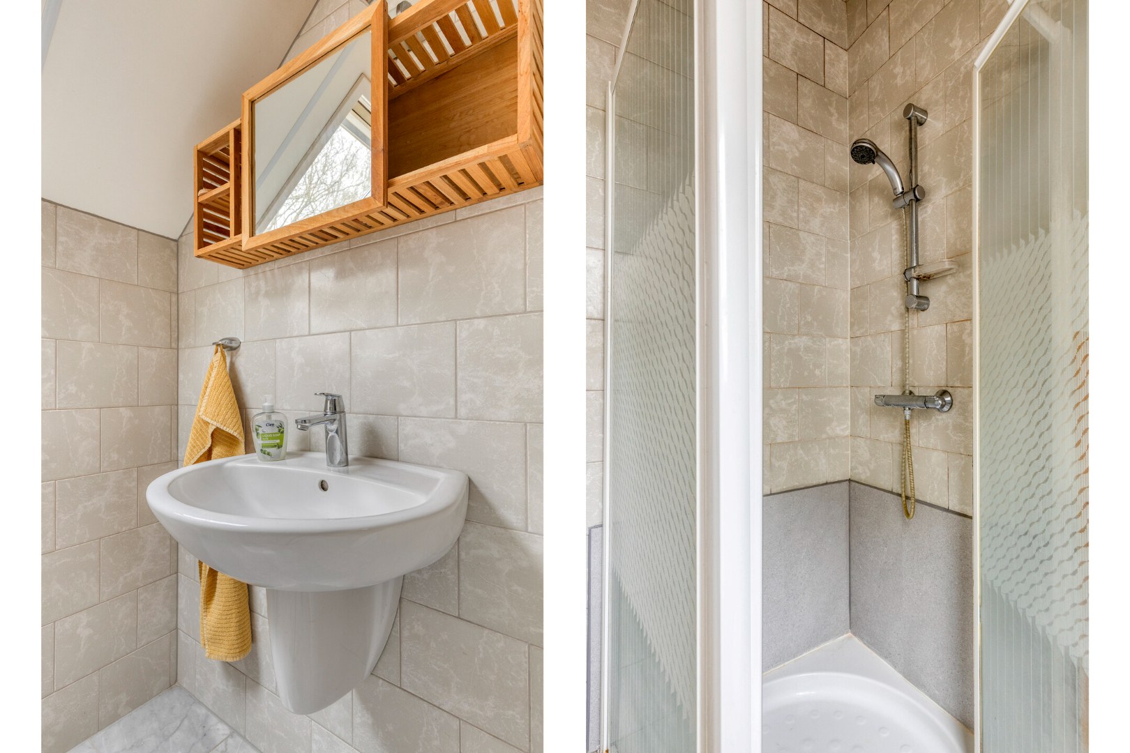 T.A. Makelaardij biedt aan: Op loopafstand (ca. 200m.) van het Veerse Meer staat deze rustig gelegen vrijstaande woning op een royaal perceel (860m2) aan een doodlopend straatje 