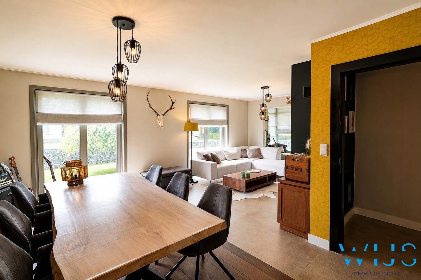 Instapklare bungalow met 5 slaapkamers, zonnepanelen en EPC label  A ! 