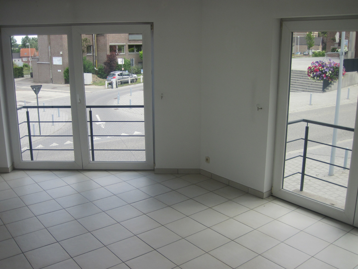 Uitstekend gelegen appartement. Geen vaste kosten ! 