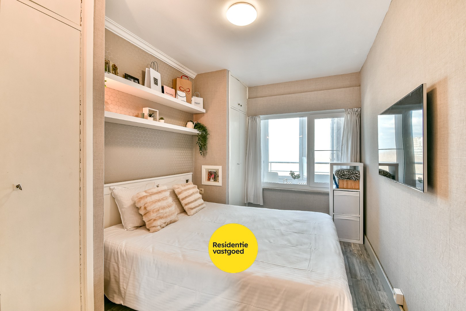 Instapklaar twee-slaapkamer-appartement op mooie locatie 