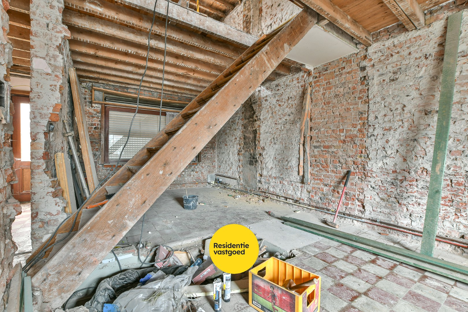 Te renoveren rijwoning met potentieel in hartje Blankenberge 