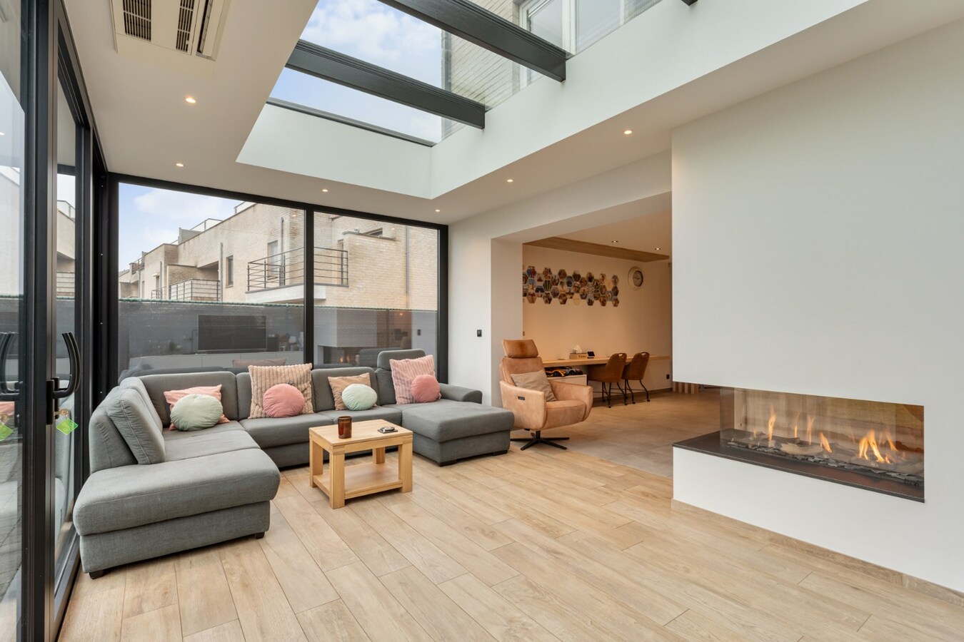 Recente, goed afgewerkte gezinswoning op een perceel van 5a15ca nabij het dorpscentrum van Opoeteren! 