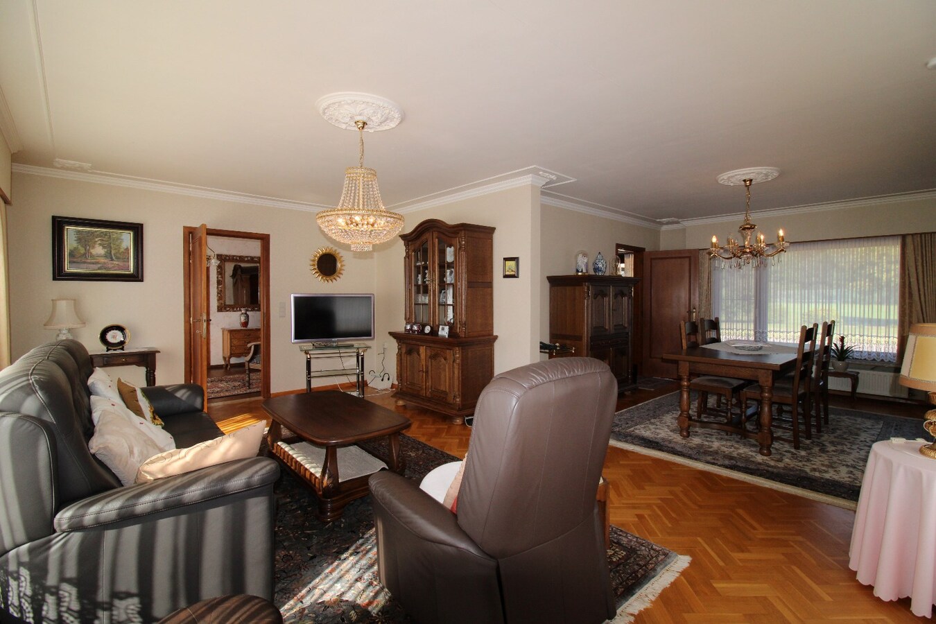 Perfect onderhouden gelijkvloerse woning met ca. 1 ha grond 