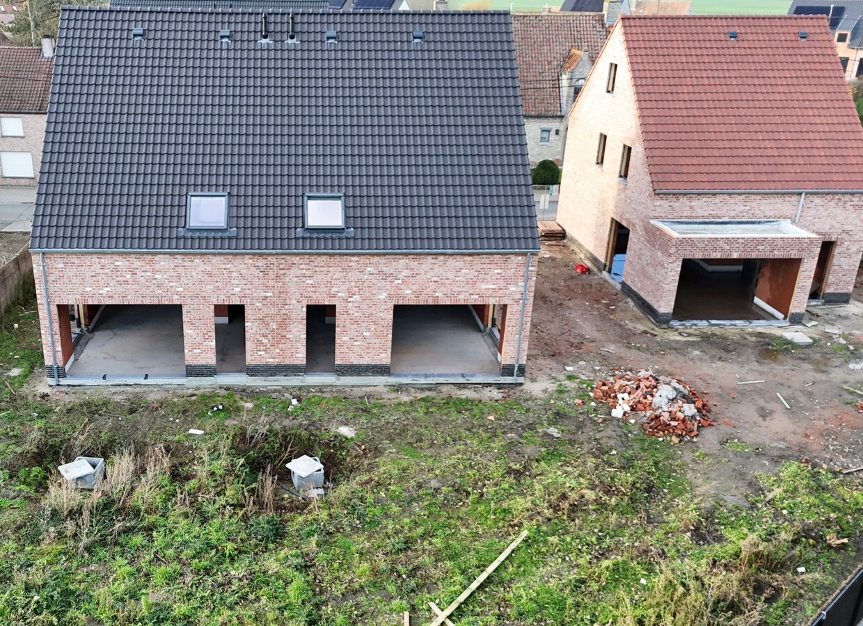 Nieuwbouwwoning met 4 slaapkamers en tuin te Koekelare 