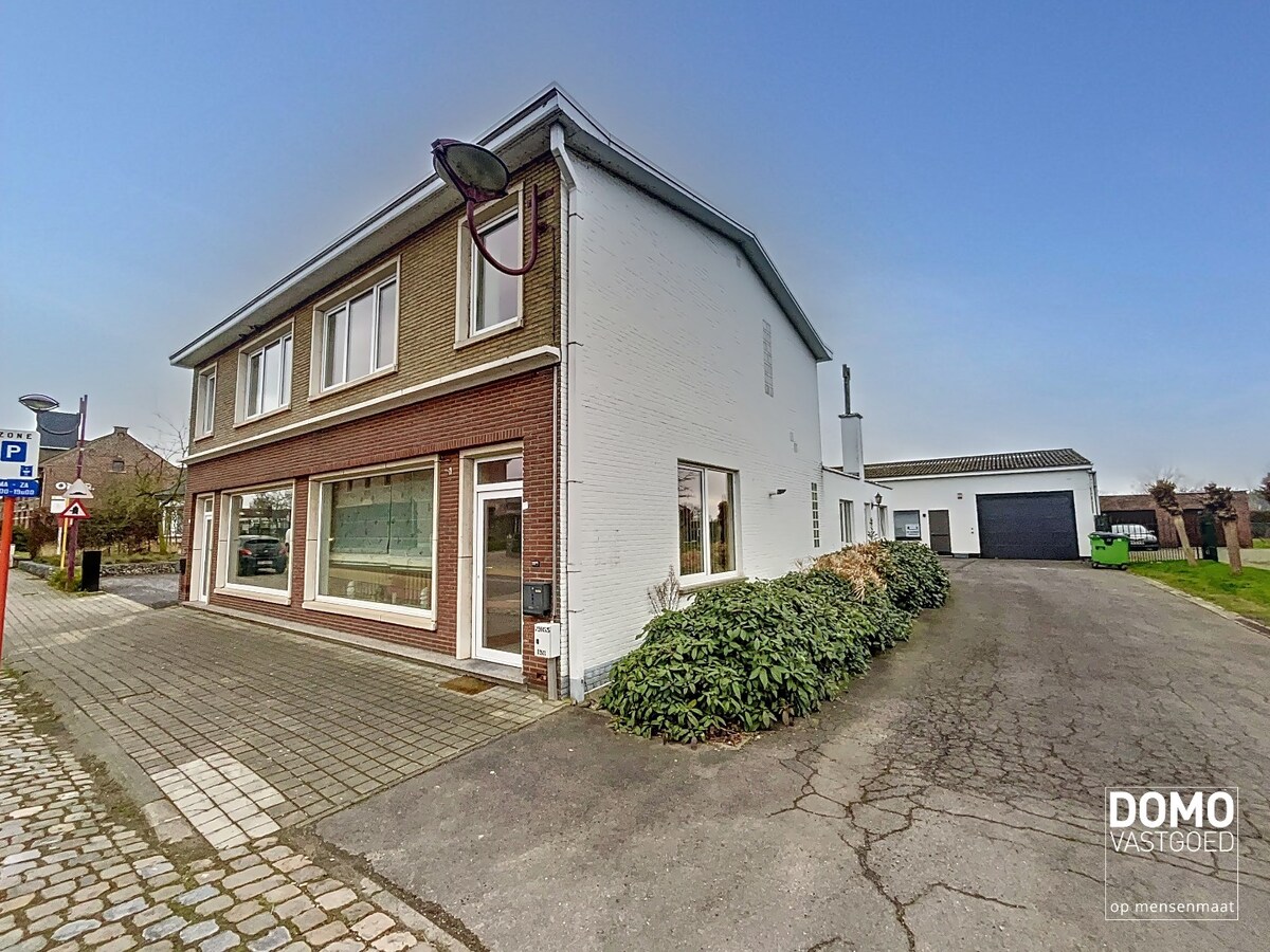 Half open bebouwing met 3 slaapkamers te Herk-de-Stad - 161m² 