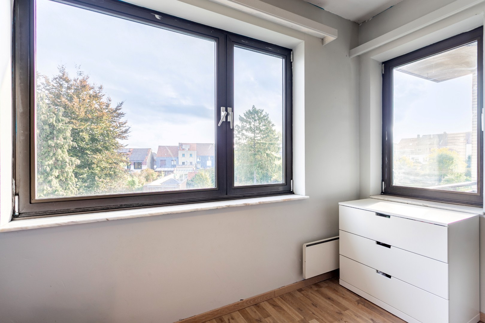 Solide woning met 6 slaapkamers, tuin en garage 