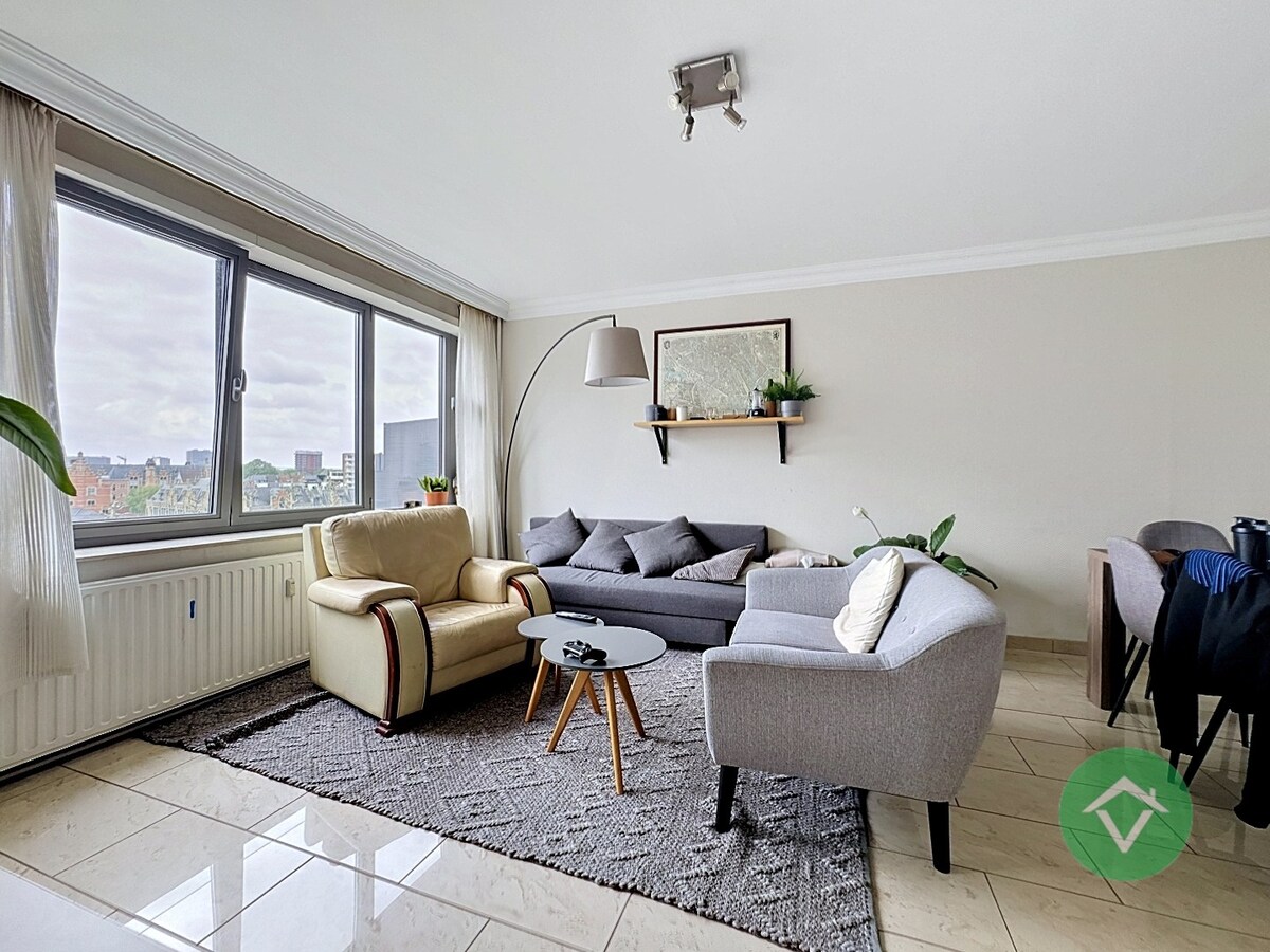Appartement met 2 slaapkamers en terras te Gent 