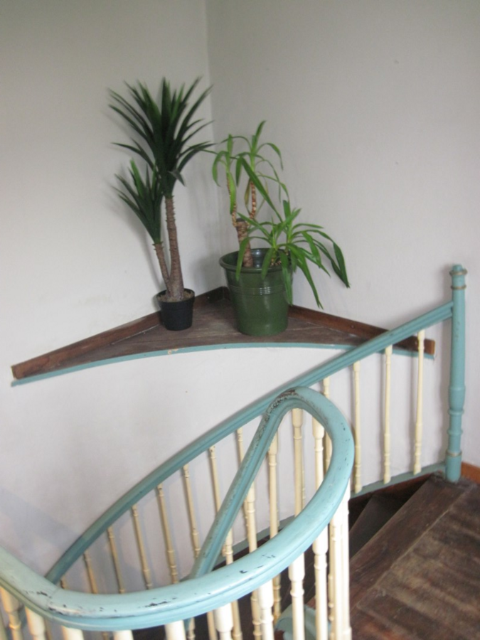 Bijzonder ruim gelijkvloers woonappartement. 