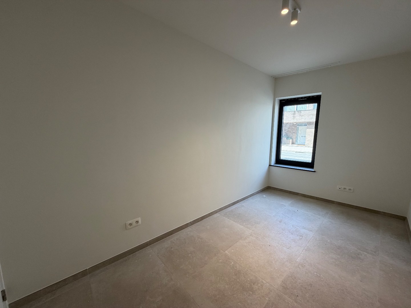 Nieuwbouw gelijkvloers appartement met 2 slaapkamers te huur in centrum Geel 