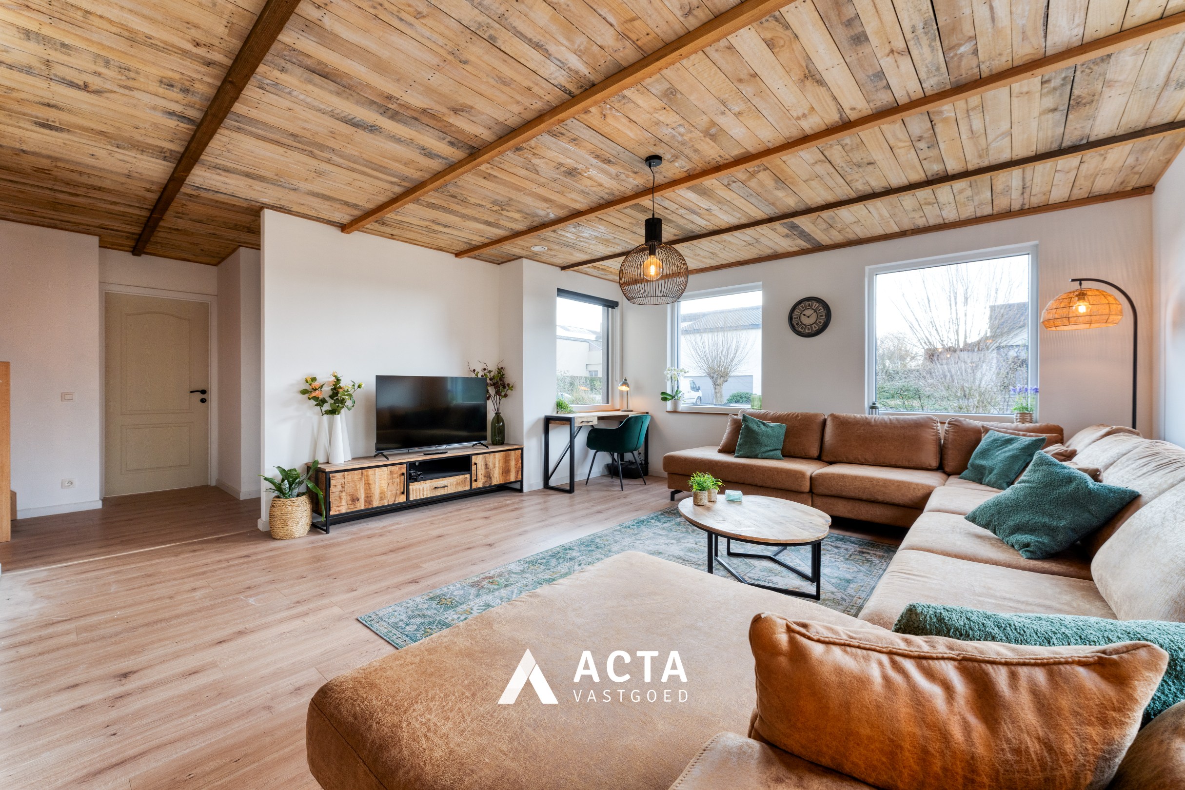 Gerenoveerde villa met vier slaapkamers in de Vicognewijk! 