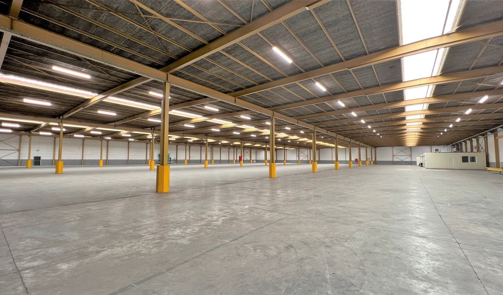 Magazijnen te huur vlakbij afrit E17 in Sint-Niklaas