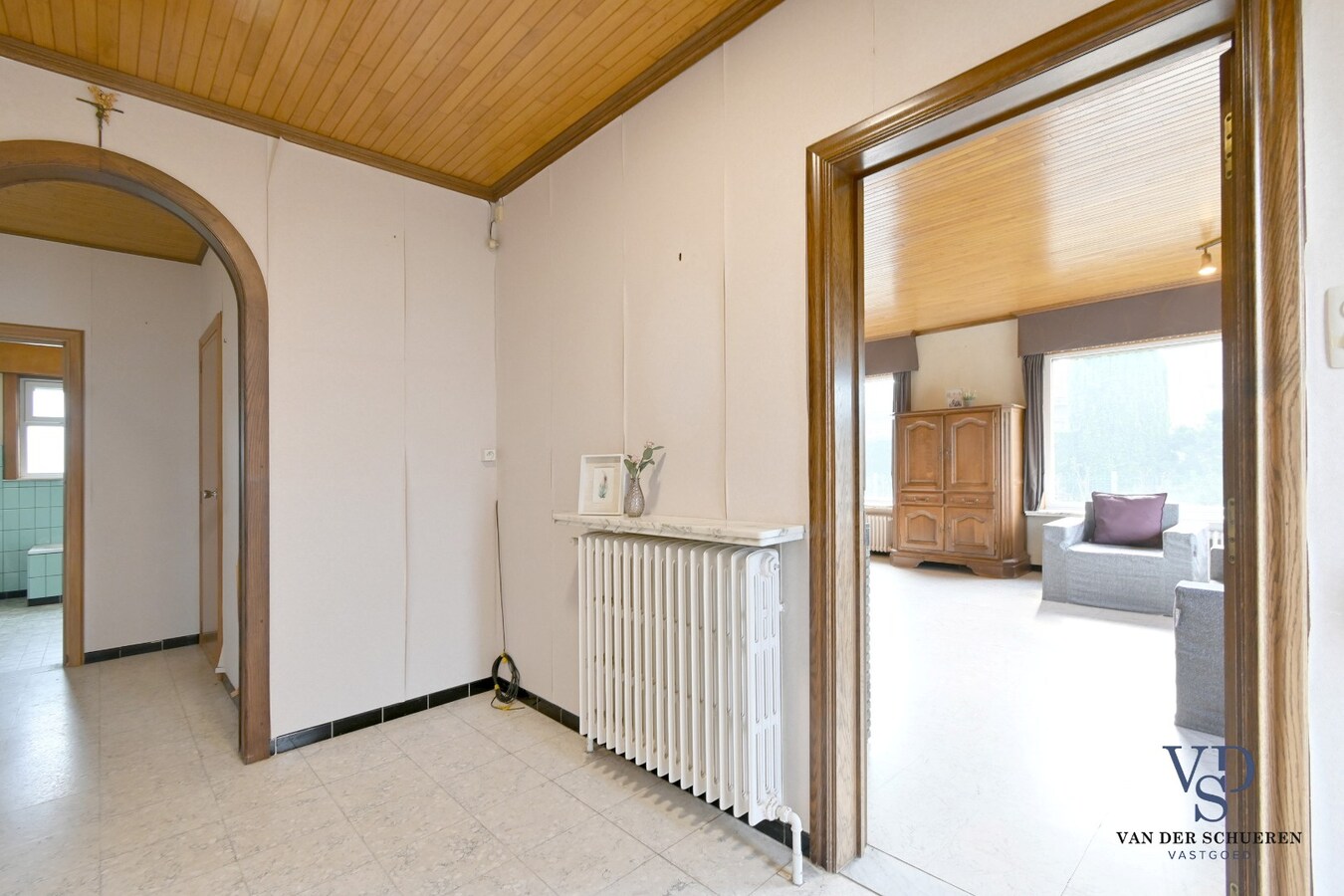 Te renoveren bungalow op een perceel van ca. 2.840 m² 