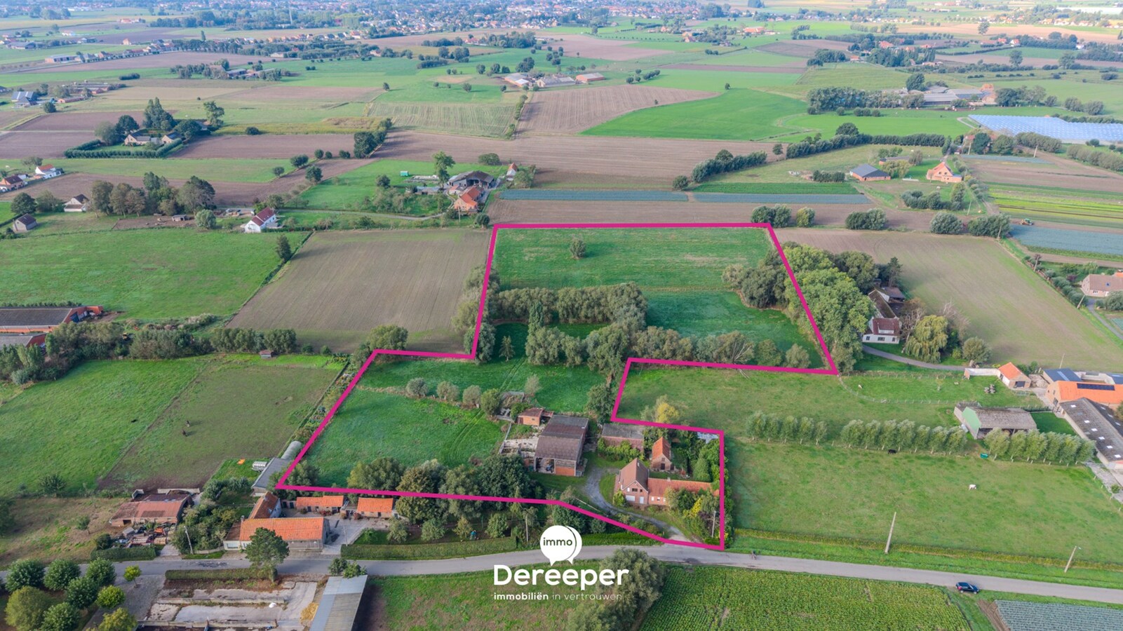 Prachtige landelijke hoeve op ruim perceel van 7.479 m² te Ichtegem 