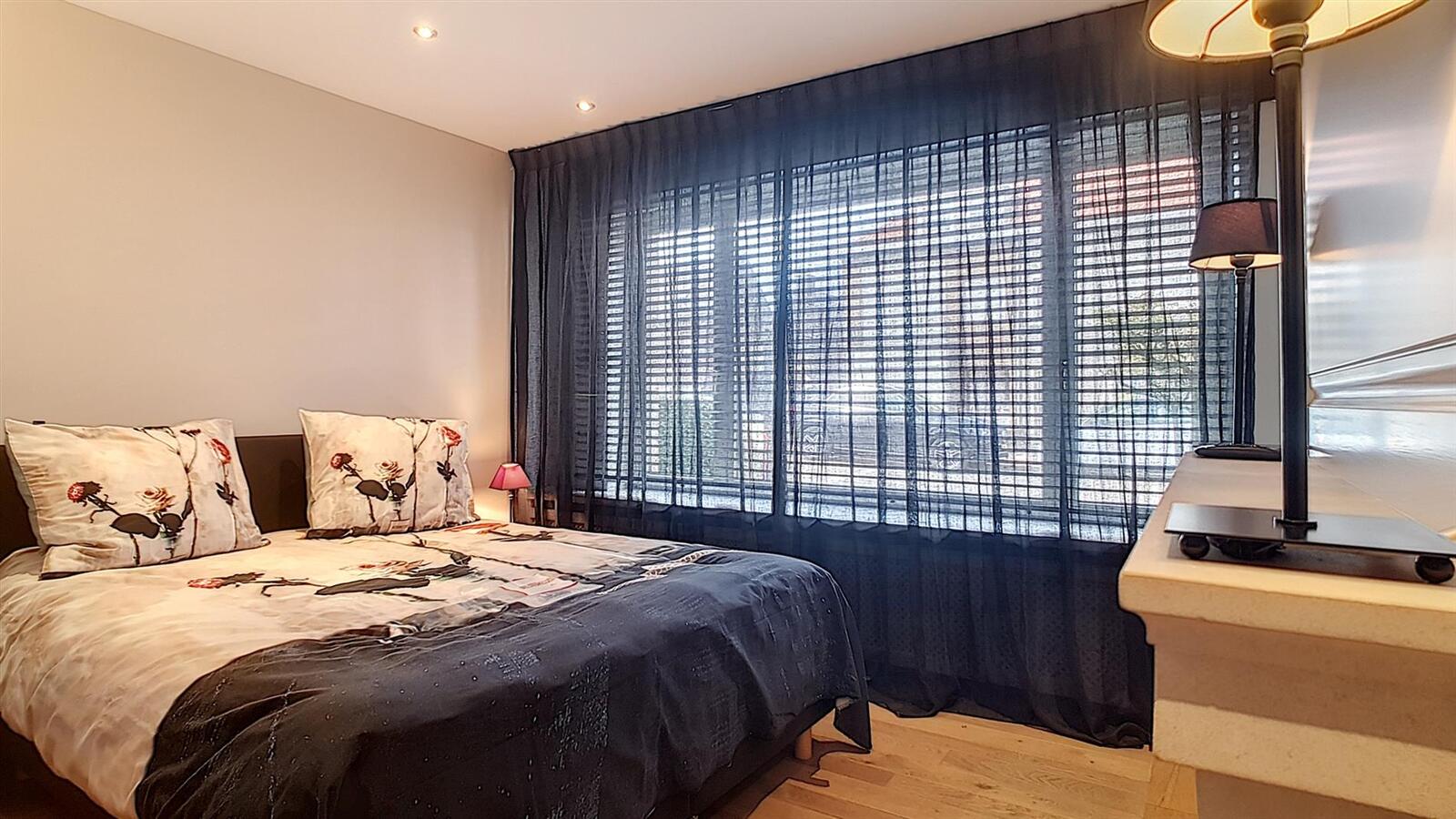 Heerlijk, mooi afgewerkt gelijkvloersappartement met terras EN autostandplaats - Heist 