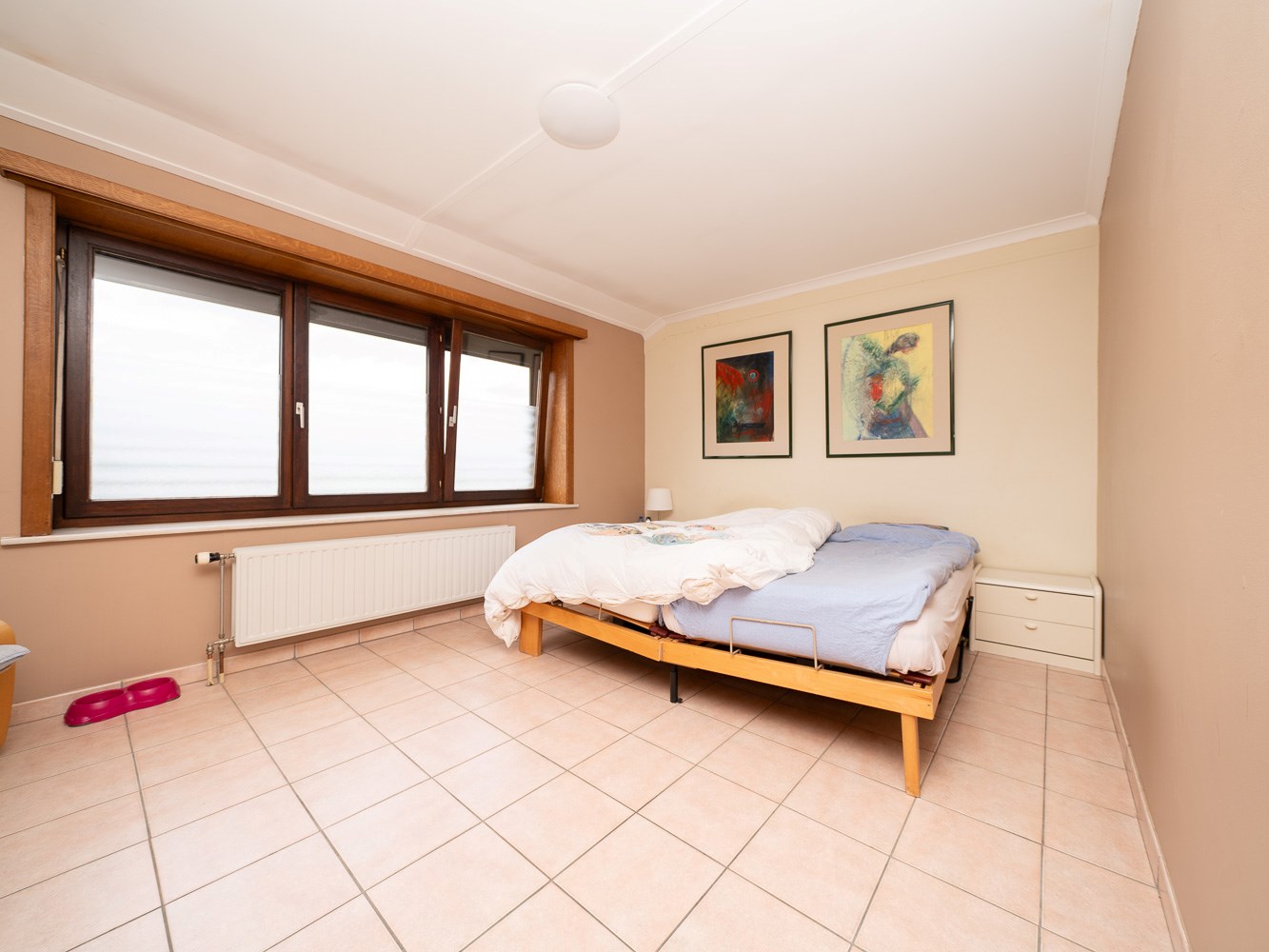 Ruime woning met 3 kamers en dressing, garage en tuin 